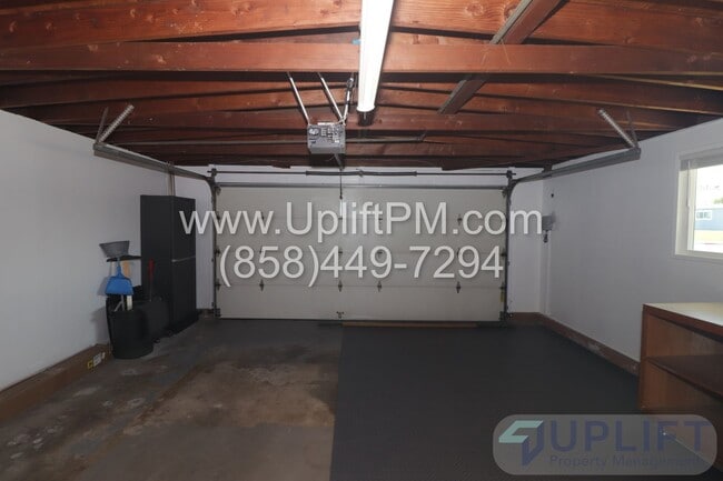 Building Photo - Beautiful 3 Bed, 2 Bath Home with Large Yard in Imperial Beach