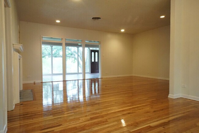 Building Photo - 149 Downing Dr
