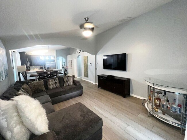 Building Photo - Amazing 4x2 in Lake Nona!! Gated Nona Crest! All tile flooring!! 2 car garage!