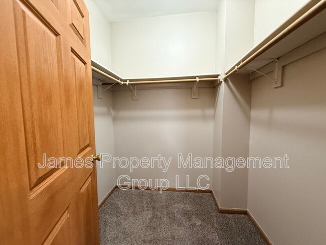 Building Photo - 2729 W Congress Pkwy