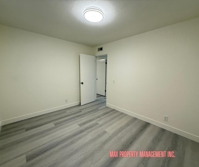 Building Photo - Charming and Spacious 4-Bedroom Home for Rent in South San Francisco!