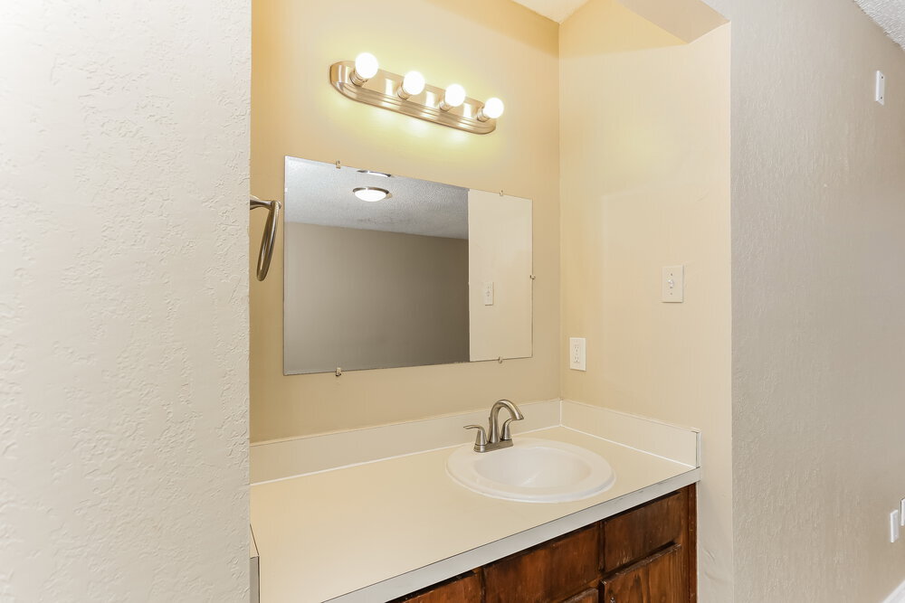 Building Photo - 6306 Twin Maple Ct