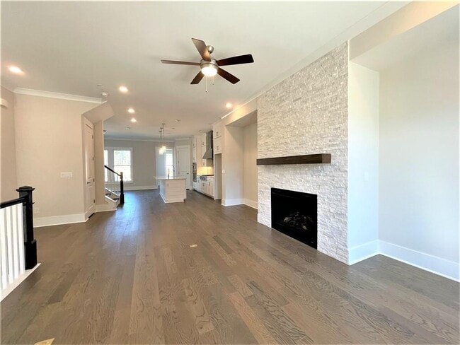 Building Photo - 892 Mayfield Rd