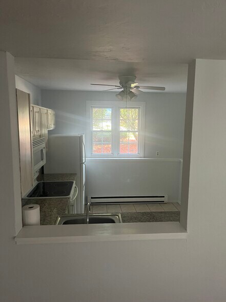 Building Photo - 85 Riverview Pl