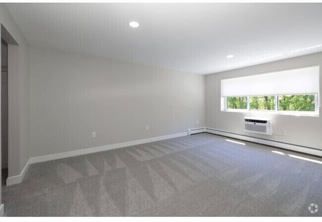 Building Photo - 3 Stonehill Dr