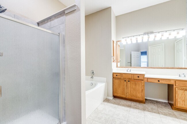 Building Photo - 1117 Red Hawk Dr