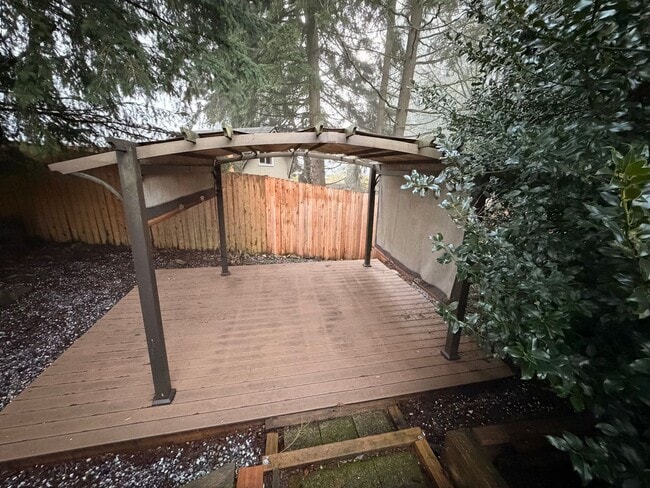 Building Photo - Gorgeous House in a Family-Friendly neighborhood!