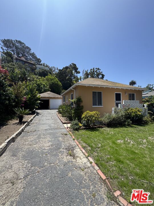 Building Photo - 368 Entrada Dr