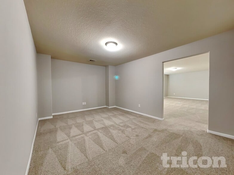 Building Photo - 3347 Apple Dale Dr