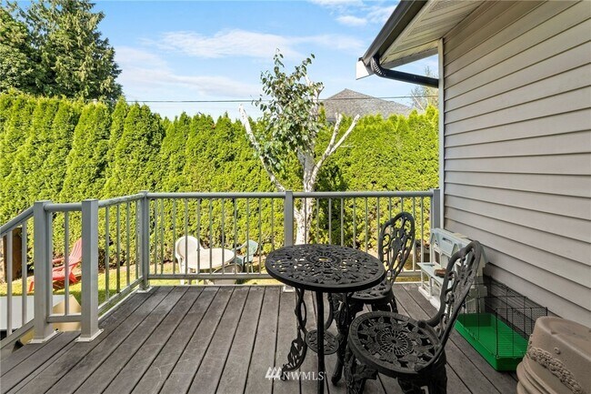 Building Photo - 822 Lincoln St