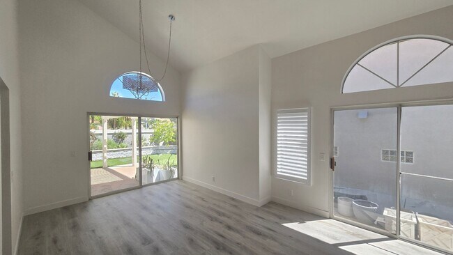 Building Photo - 2145 Cedar Glen Dr