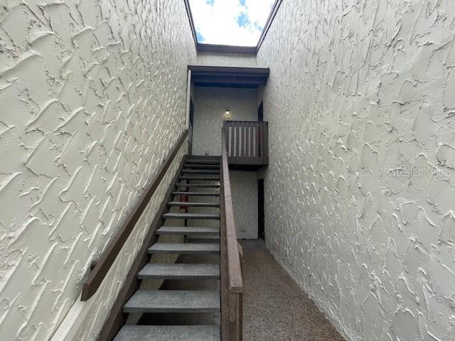 Building Photo - 722 116th Ave N