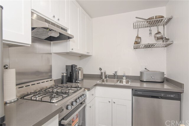 Building Photo - 121 S Elm Dr