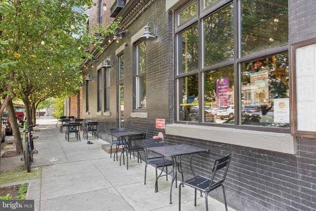 Building Photo - 107 W Thompson St