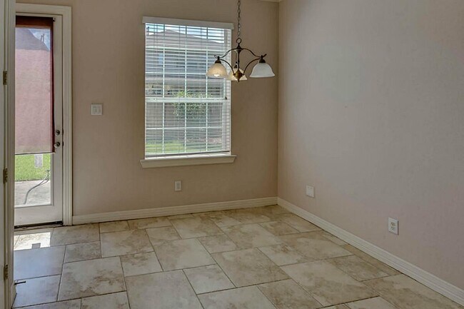 Building Photo - 1134 Sopris Dr
