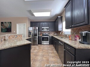 Building Photo - 2537 Hourless Oaks Ln