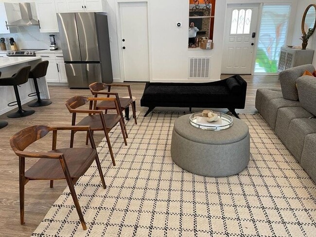 Building Photo - 7360 San Sebastian Dr