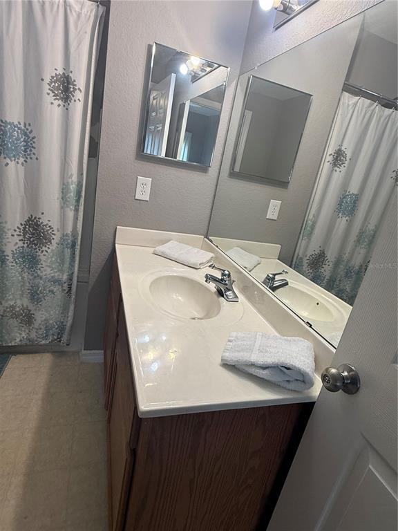 Building Photo - 4000 Santa Maria Dr