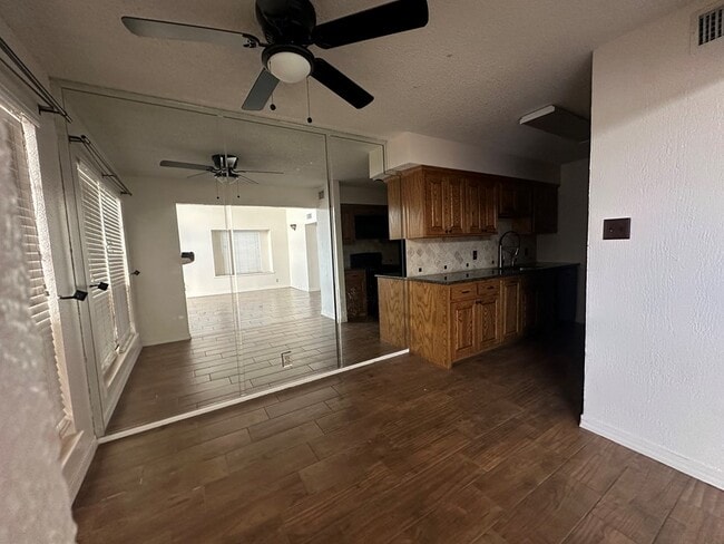 Building Photo - 1475 Brittany Ln