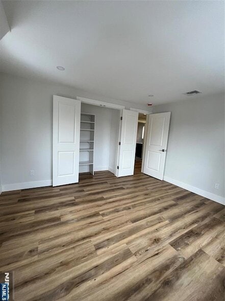 Building Photo - 17 Market St