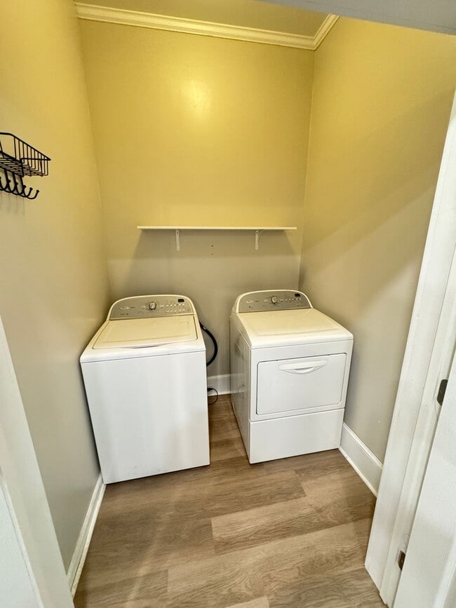 Building Photo - Fully remodeled, 2 bed 1 bath house, Walk to downtown Kannapolis!