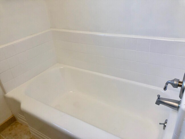 Building Photo - 1727 Franklin St