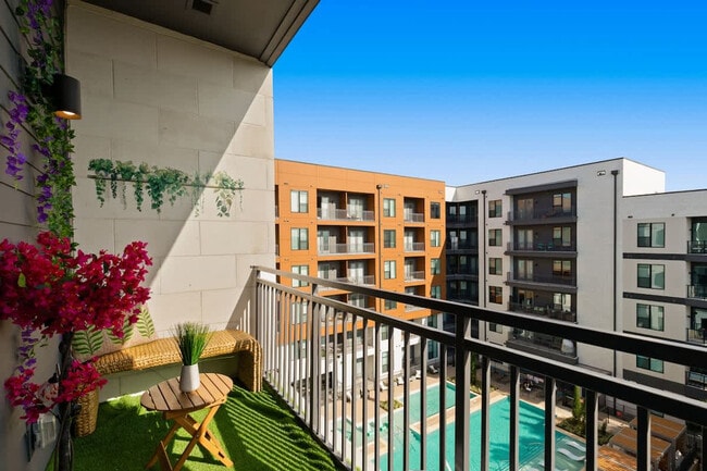 Building Photo - 9127 Research Blvd