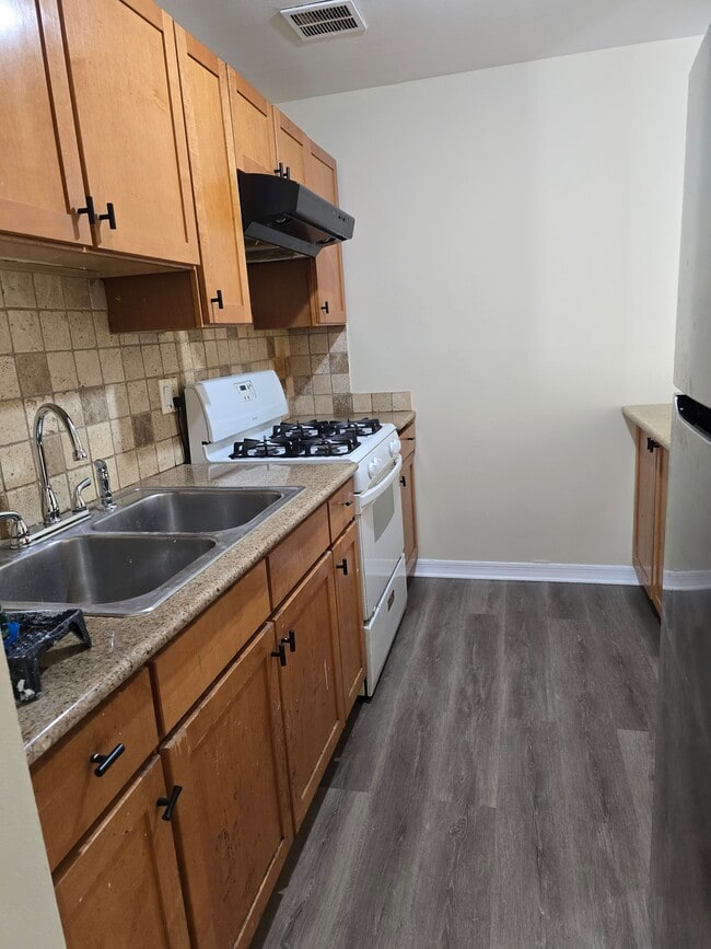 Building Photo - 838 Jonathon Ct