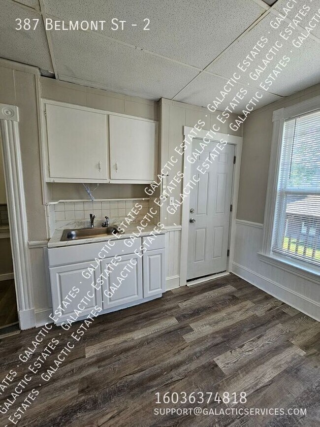 Building Photo - 387 Belmont St