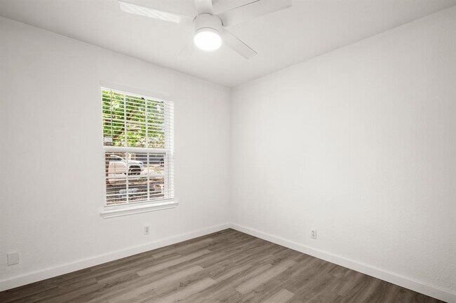 Building Photo - 6908 Broad Brook Dr