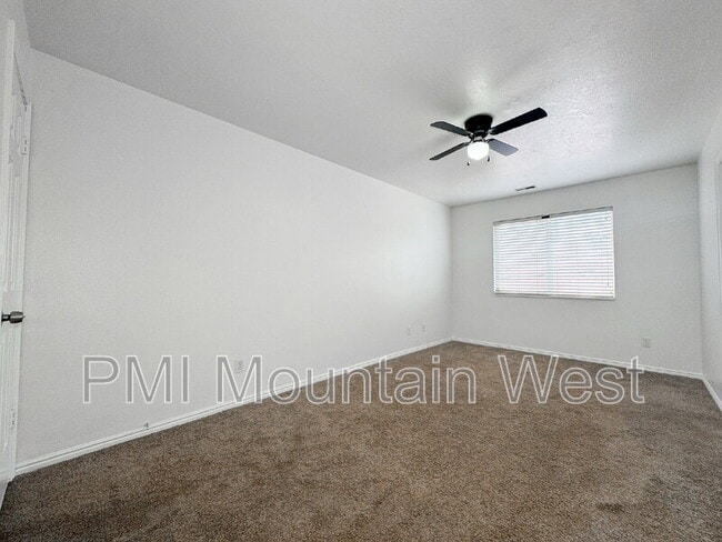 Building Photo - 49 S 200 W