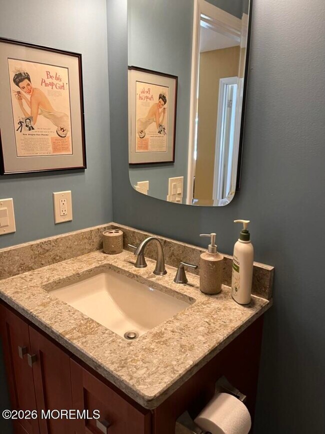 Building Photo - 709 Ocean Ave N