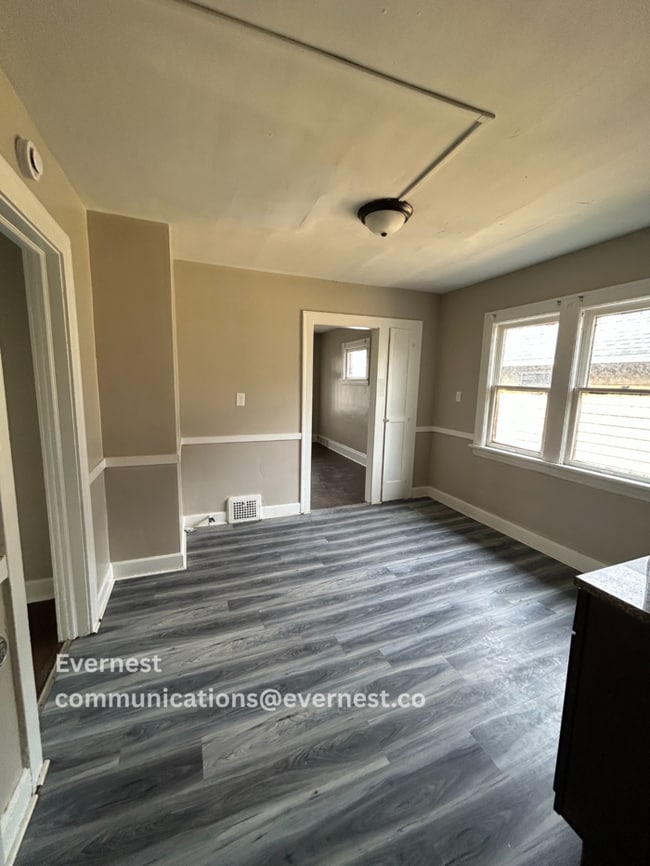 Building Photo - 12013 Parkhill Ave