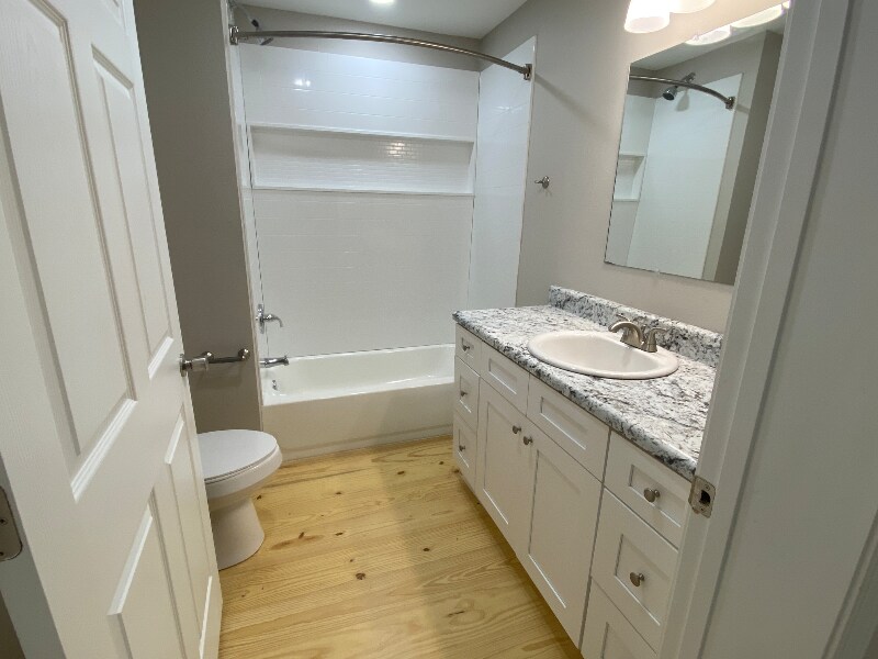 Building Photo - 80 Redwood Ln