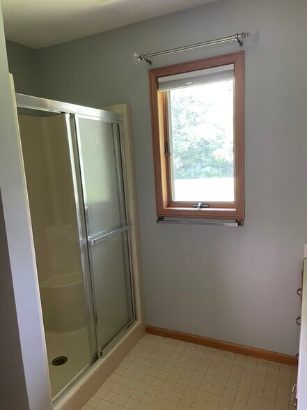 Building Photo - 421 County Road UU