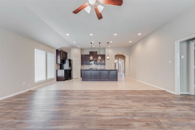 Building Photo - 25839 Riverside Creek Dr