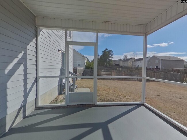 Building Photo - 349 Denman Loop