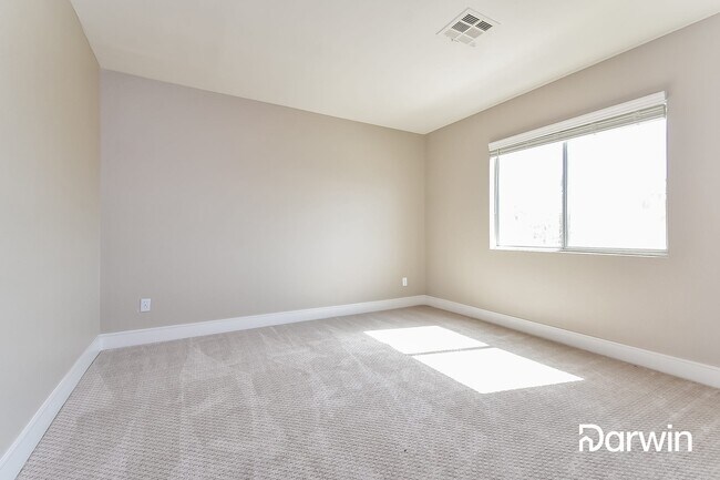 Building Photo - 2516 Silver Shadow Dr