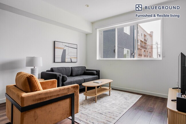 Building Photo - 1011 S Serrano Ave