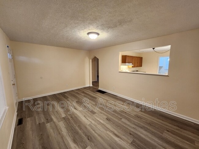 Building Photo - 1726 Sonne Ave