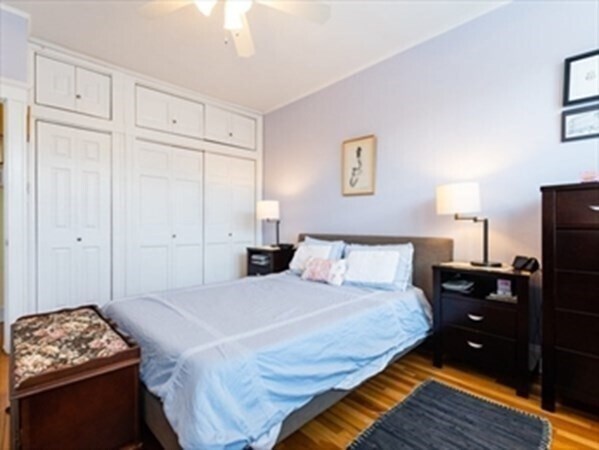 Building Photo - 400 Washington St