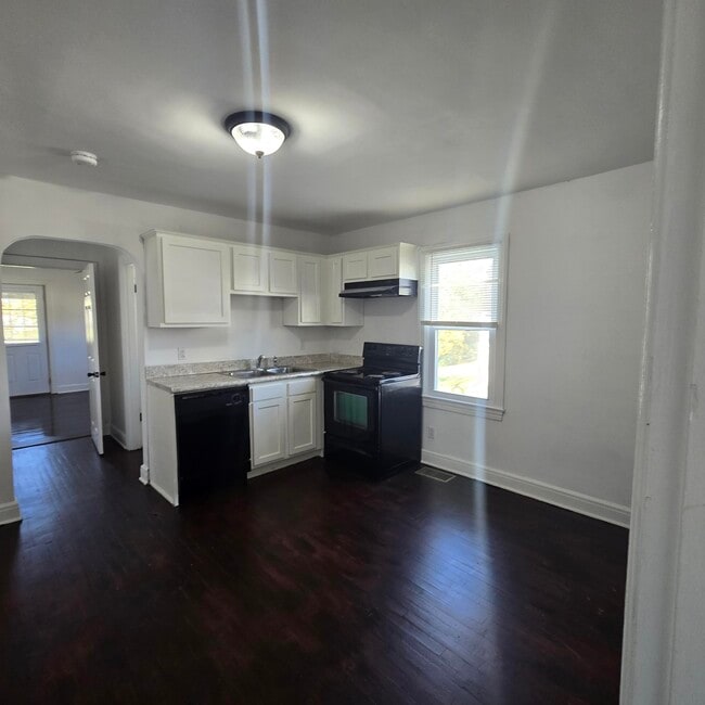 Building Photo - 168 Myrtle Ave