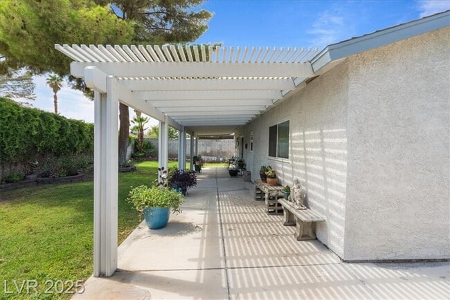 Building Photo - 6413 W Roy Rogers Dr