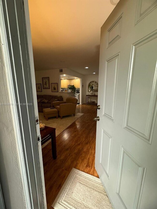 Building Photo - 303 Burgundy G