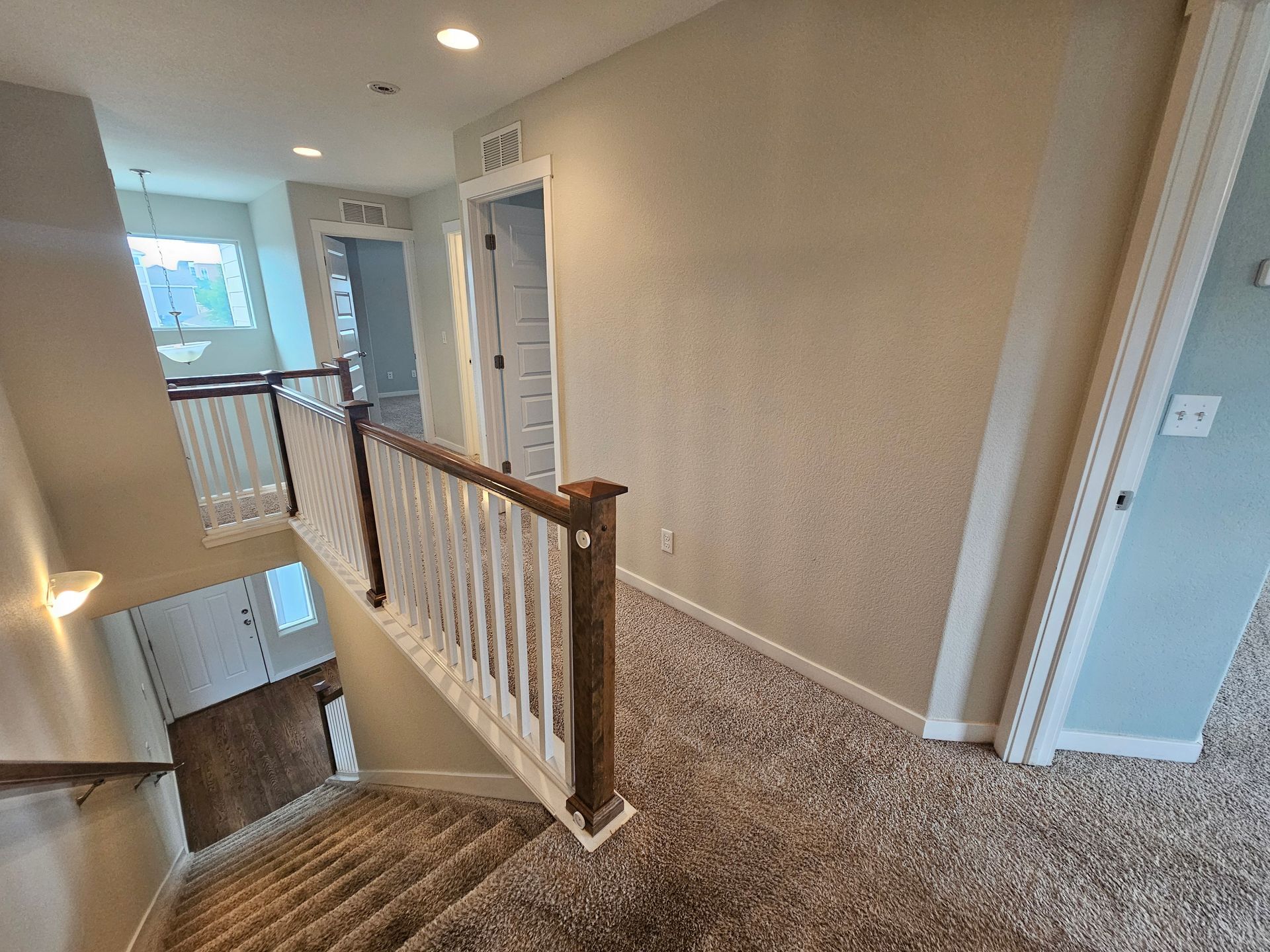 Building Photo - 1350 Alveston St