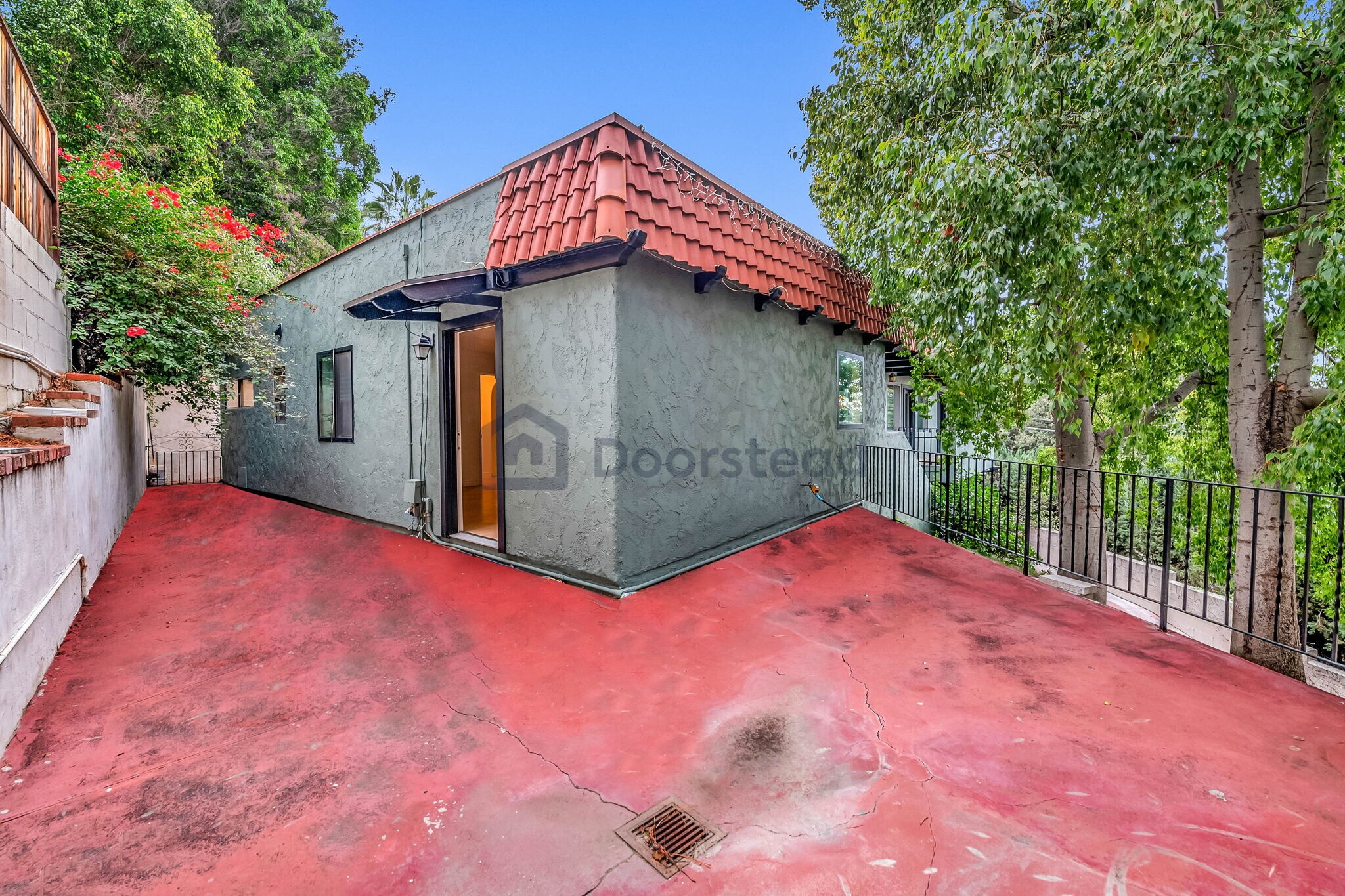 Building Photo - 5368 Calatrana Dr