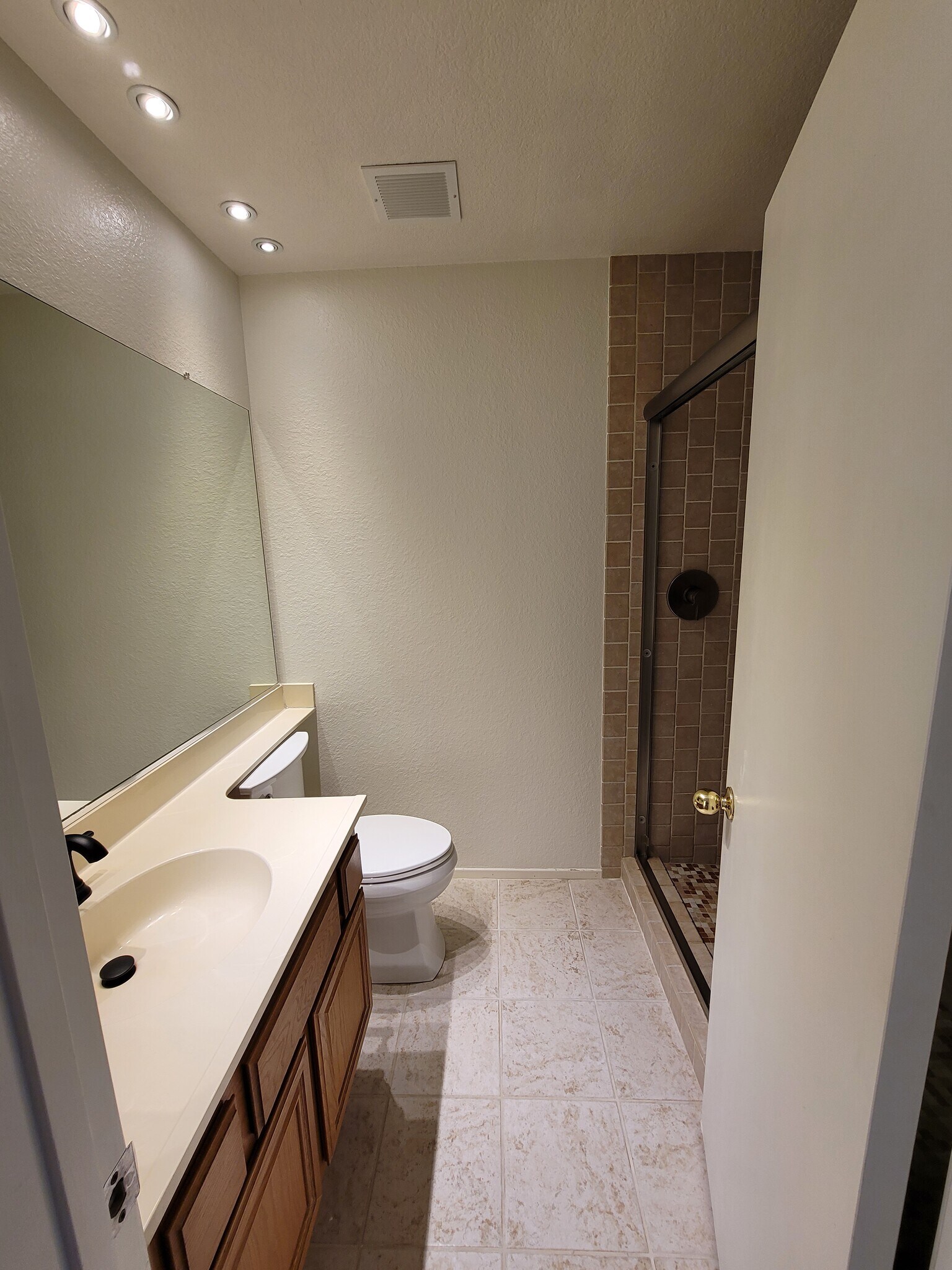 spare bath - 35 La Costa Ct