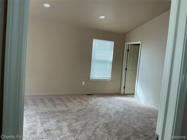 Building Photo - 48161 Nottinghill Ln