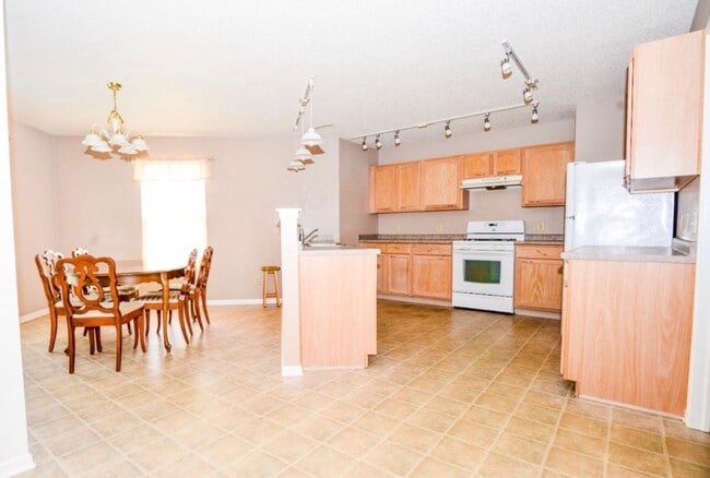 Building Photo - SPACIOUS 2 STORY HOUSE