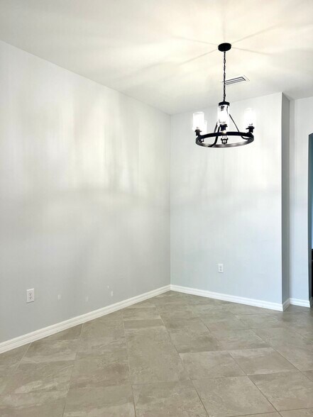 Building Photo - 2104 Bonito Way